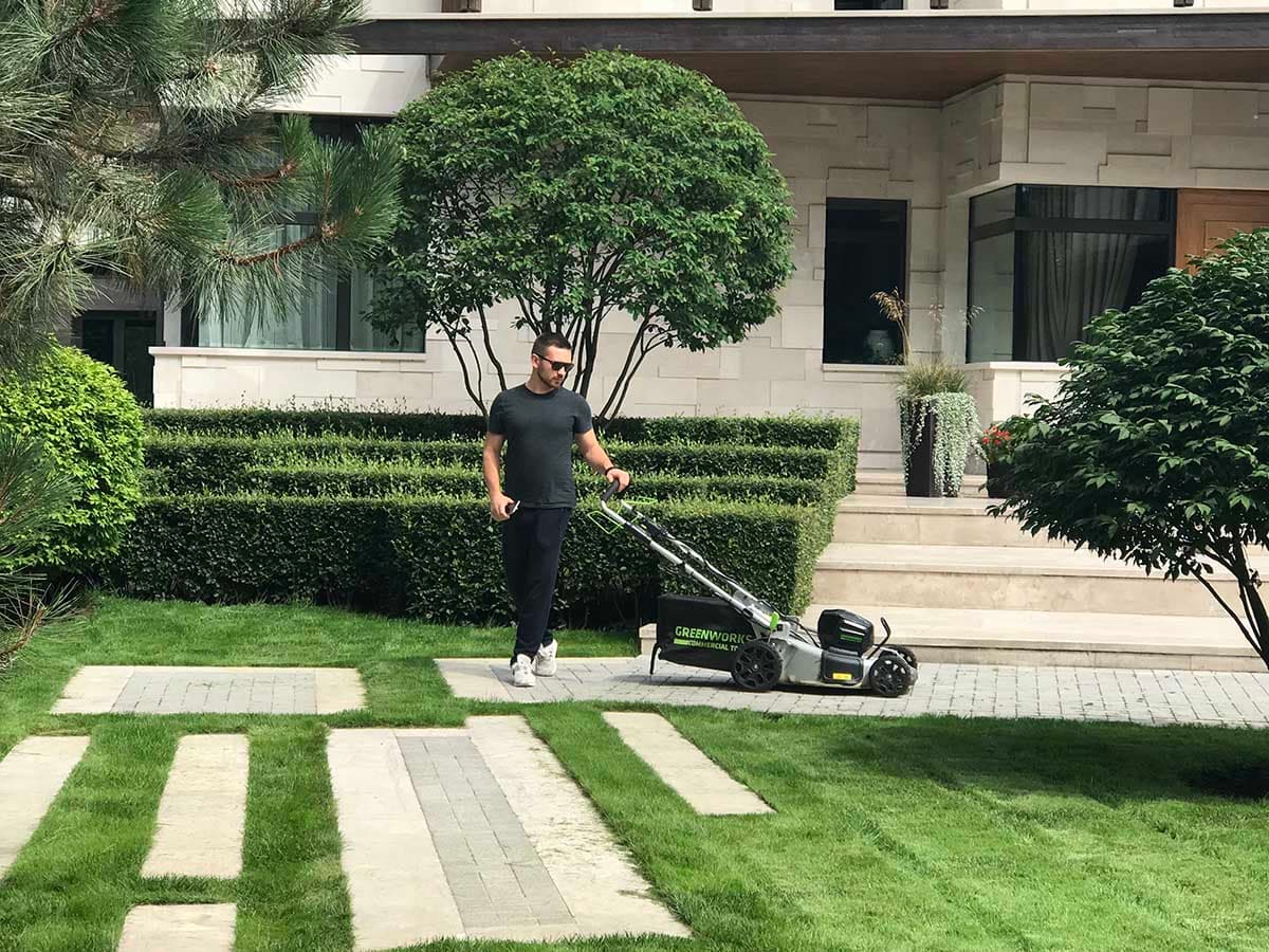 Бенилюкс "За углом"